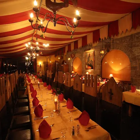 酒店 4-sterne Burghotel Castillo Alcazar, Europa-park Erlebnis-resort 4*