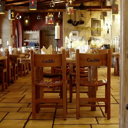 酒店 4-sterne Burghotel Castillo Alcazar, Europa-park Erlebnis-resort 4*